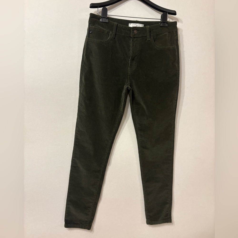 KanCan Skinny  Dark Green Corduroy Pants  Size 11/29